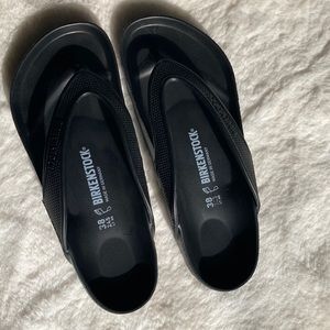 Birkenstock waterproof flip flop, size 38 (7-7.5)